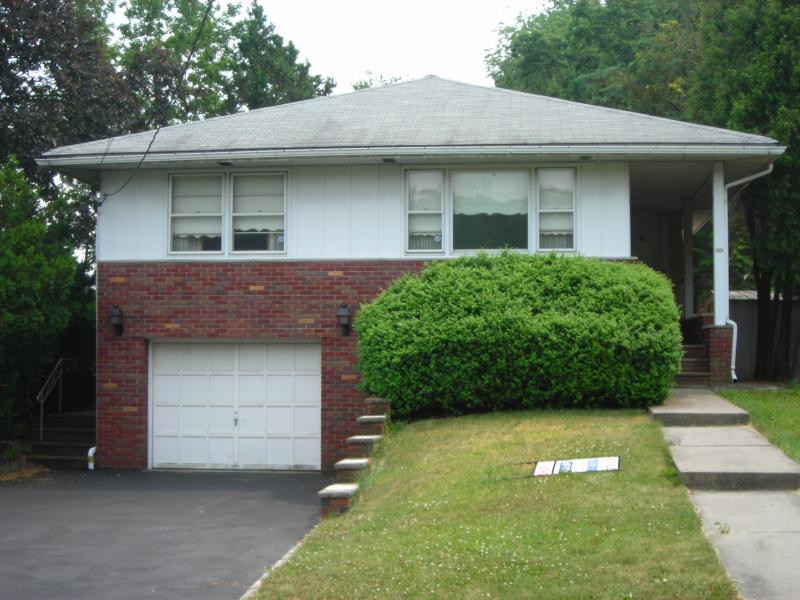Moscara Realtors - Nutley, NJ