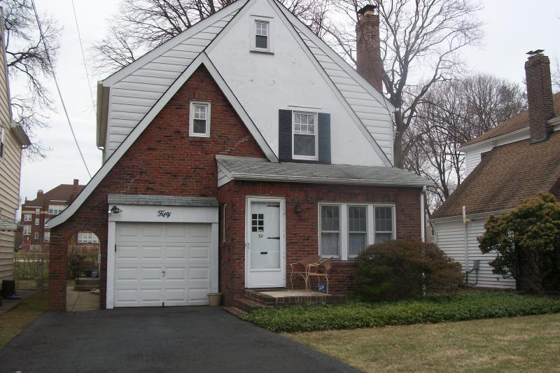 Moscara Realtors - Nutley, NJ