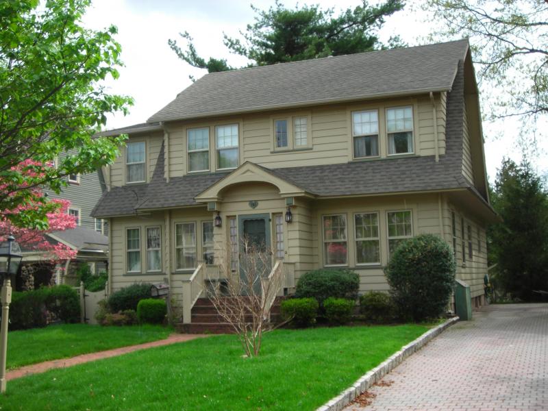 Moscara Realtors - Nutley, NJ