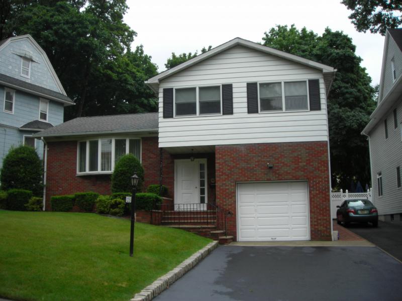Moscara Realtors - Nutley, NJ
