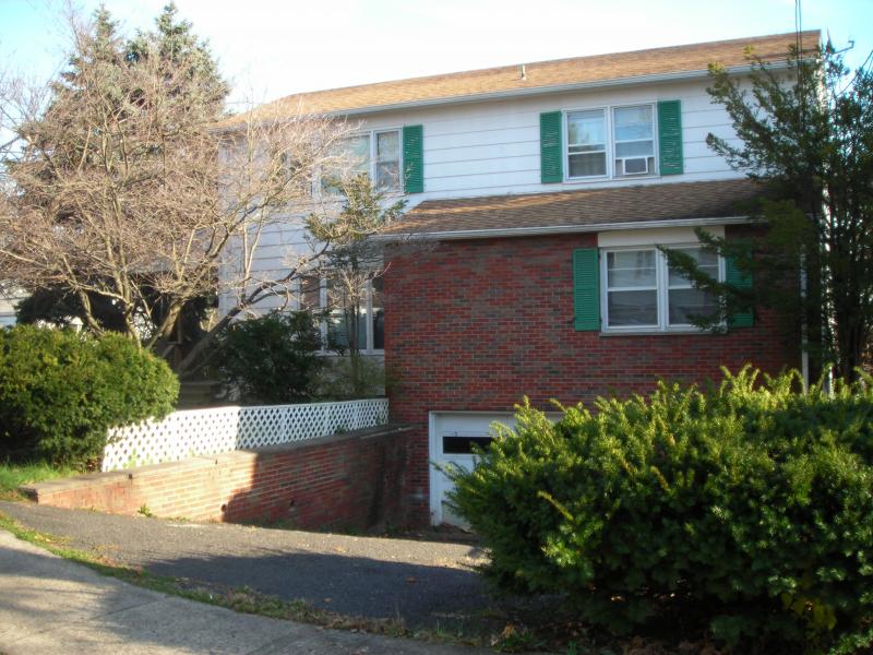 Moscara Realtors - Nutley, NJ