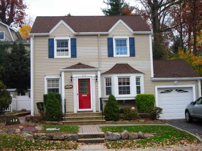 Moscara Realtors - Nutley, NJ